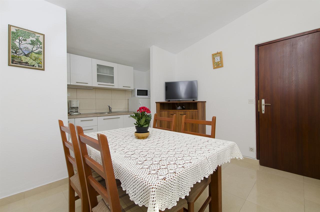 Apartment Josipa Primošten Екстериор снимка