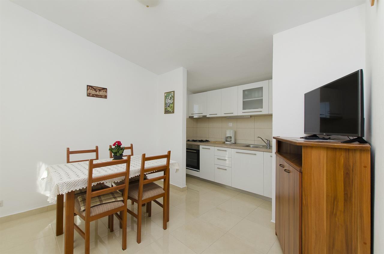 Apartment Josipa Primošten Екстериор снимка